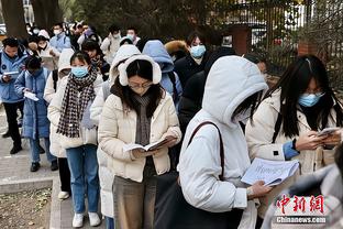 穆西亚拉社媒：以这样的方式庆祝德甲百场很棒，大家圣诞快乐