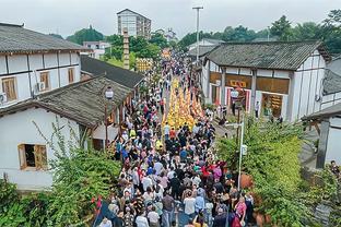 霍姆斯：库利巴利是我见过的最好的防守者之一 他的潜力是无限的